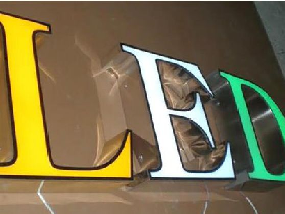金溪介绍LED招牌的基础知识。